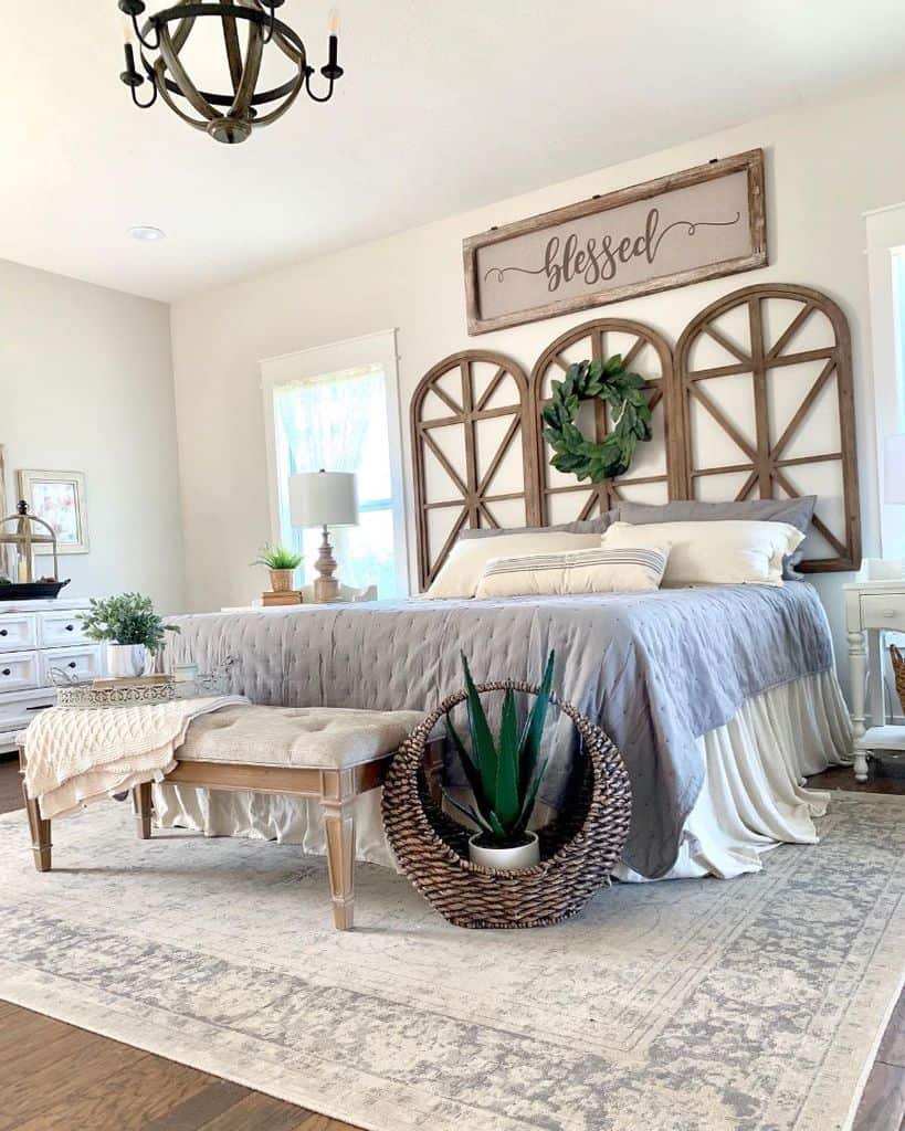 30 Farmhouse Bedroom Ideas to Create a Cozy Rustic Retreat - Image 4